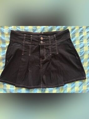 Y2K Black Pleated Mini Skirt contrast stitch
